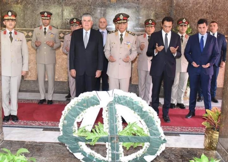 وزير الدفاع يشارك فى إحياء الذكرى السنوية لرحيل الزعيم جمال عبد الناصر 