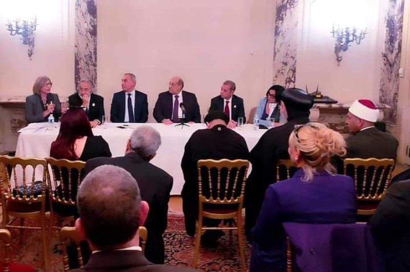 رئيس مجلس الشيوخ يلتقي عددا من رموز الجالية المصرية فى فرنسا 