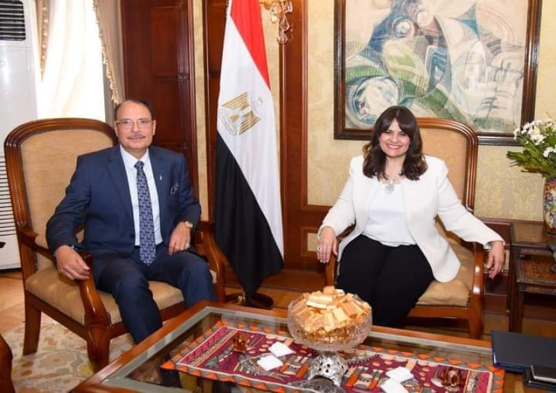 وزيرة الهجرة تلتقي أحد أبرز رموز الجالية المصرية بالسعودية