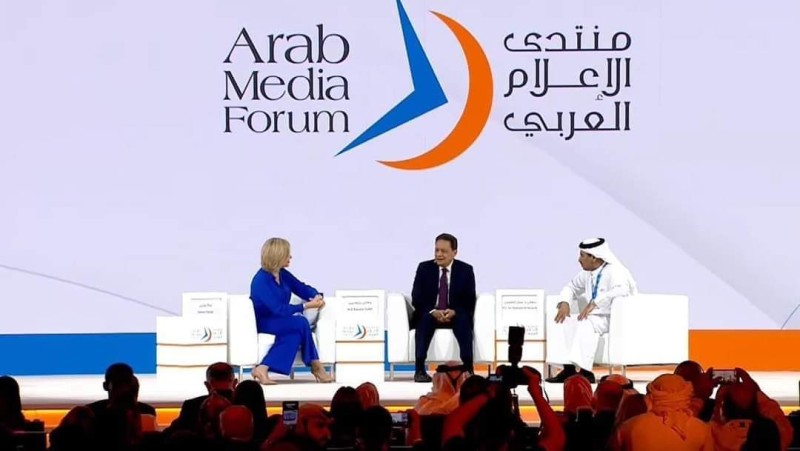 كرم جبر: ضرورة استحداث استراتيجية عمل موحدة للإعلام العربي لمواجهة منصات التواصل الاجتماعي