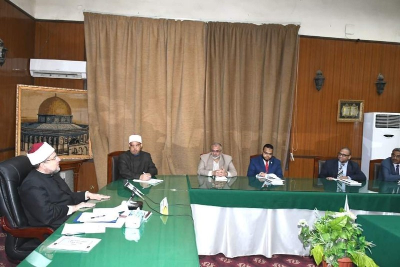 وزير الأوقاف يجتمع بعمداء مراكز تحفيظ القرآن الكريم