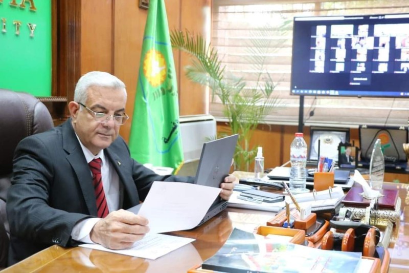 رئيس جامعة المنوفية يعقد لقائه الشهرى بعمداء الكليات ٢٠٢٢