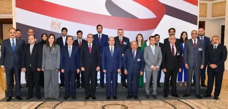 الرئيس السيسي يجتمع  مع رابطة رجال الاعمال القطريين