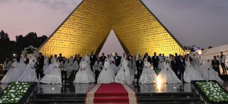 المنطقة المركزية العسكرية تنظم حفل زفاف جماعي لـعدد (102) شاب وفتاة بمحافظات نطاق المسؤلية