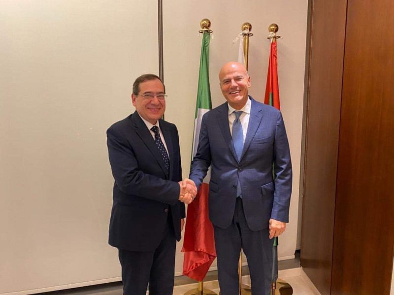 وزير البترول يلتقي الرئيس التنفيذي لشركة ايني الايطاليه 