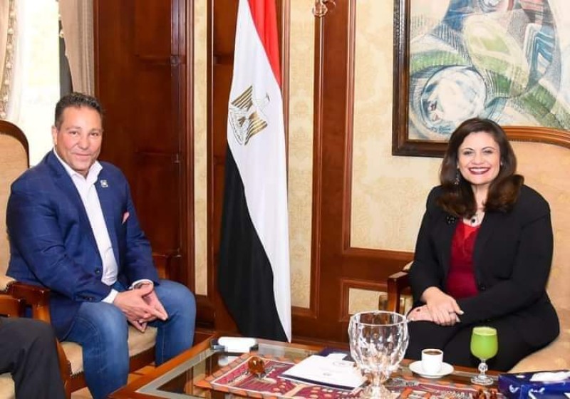 وزيرة الهجرة تلتقي مستثمرا مصريا بالخارج من خبراء "مصر تستطيع" 