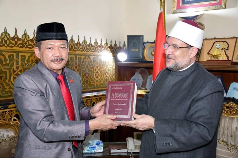 وزير الأوقاف يستقبل رئيس هيئة الزكاة الوطنية بإندونيسيا