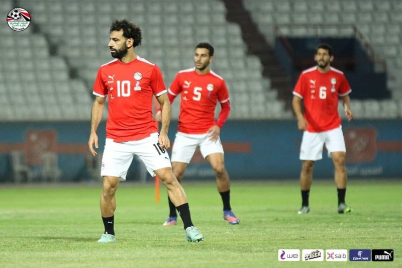 المنتخب كامل العدد في تدريباته بالكويت 