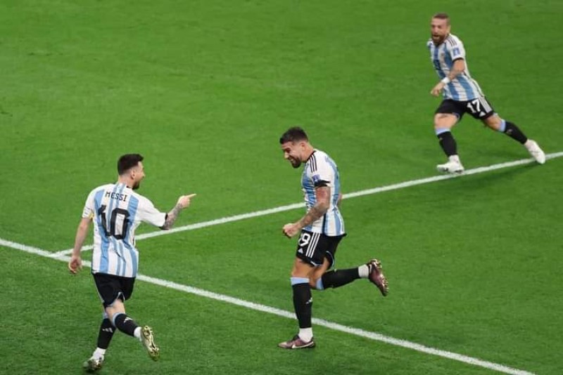 الأرجنتين تفوز بهدفين على أستراليا وتتأهل لدور الثمانية بكأس العالم