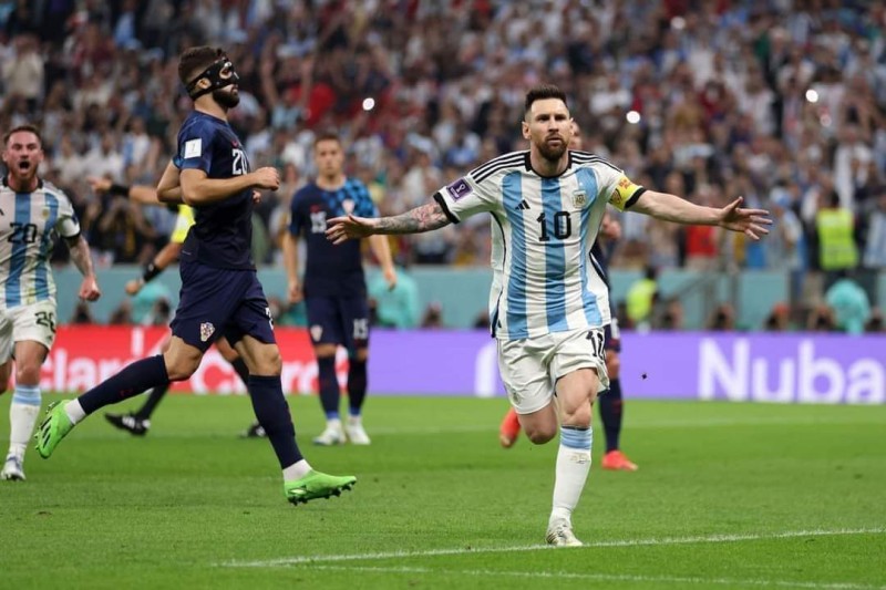 الأرجنتين تتقدم بهدفين دون رد أمام كرواتيا بالشوط الأول 