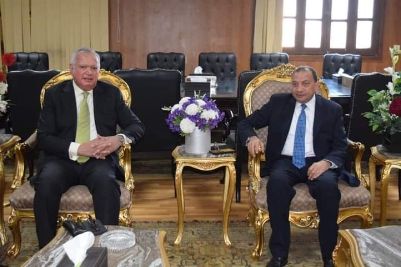 رئيس جامعة بني سويف يستقبل وزير الخارجية الأسبق 