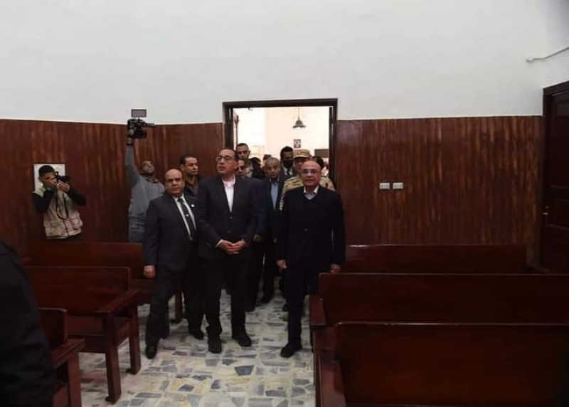 رئيس الوزراء يتفقد محكمة شمال سيناء الابتدائية بالعريش 