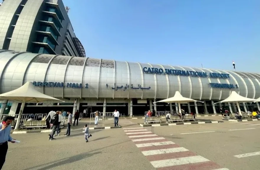 مصدر امني يكشف ملابسات سماع دوي ”فرقعة” بمطار القاهرة