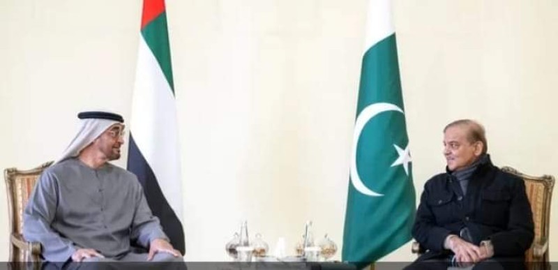 رئيس دولة الإمارات يصل إلى باكستان