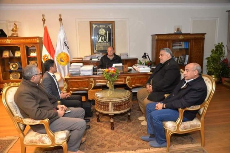 محافظ أسيوط يلتقي وفد برنامج التنمية المحلية بصعيد مصر