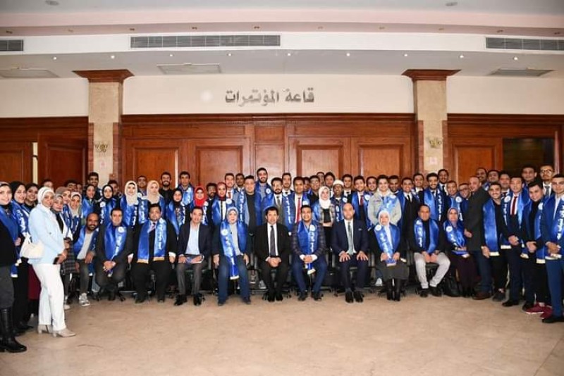 وزير الشباب والرياضة يلتقي أعضاء برلمان شباب مصر