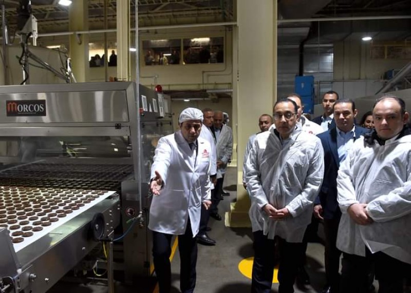 رئيس مجلس الوزراء يتفقد مصنع "كورونا" الجديد بالمنطقة الصناعية