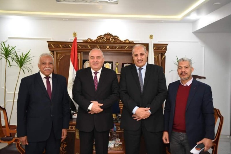 محافظ قنا يستقبل رئيس مجلس ادارة شركة مصر العليا لتوزيع الكهرباء 