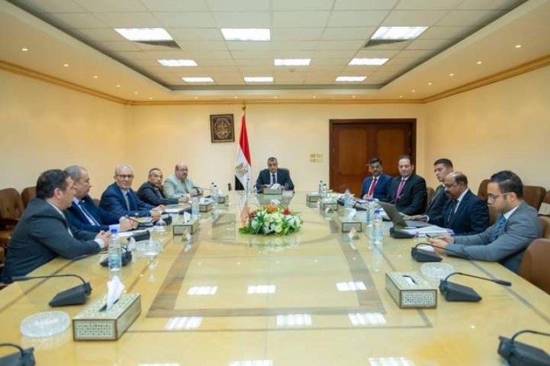 " وزير الدولة للإنتاج الحربى" يبحث مع وفد شركة "فومتك الهندية" أوجه التعاون المشترك