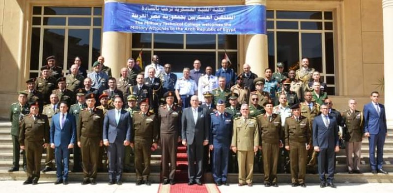 القوات المسلحة تنظم زيارة للملحقين العسكريين العرب والأجانب المعتمدين  إلى الكلية الفنية العسكرية