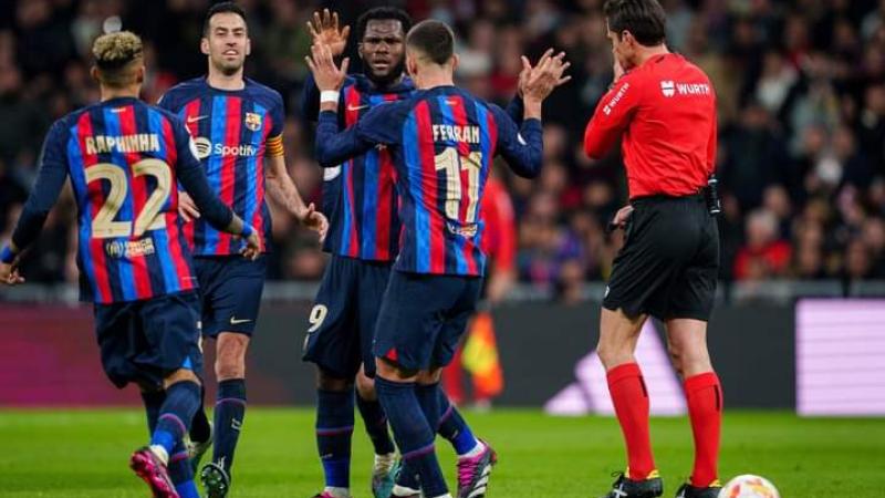 التشكيل الرسمي لفريق برشلونة لمباراته أمام ريال مدريد بالدوري الإسباني
