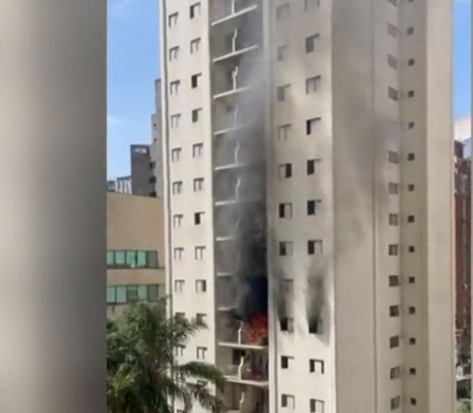 هربا من الحريق . . مصرع ملكة جمال برازيلية بعد أن قفزت من شرفة شقتها (صور)