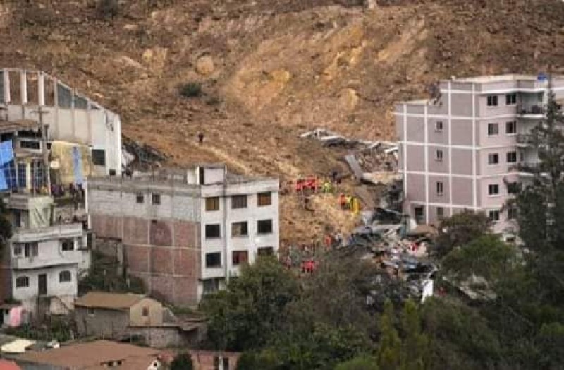 ارتفاع عدد وفيات الإنهيار الأرضي في الإكوادور إلى 23 شخص