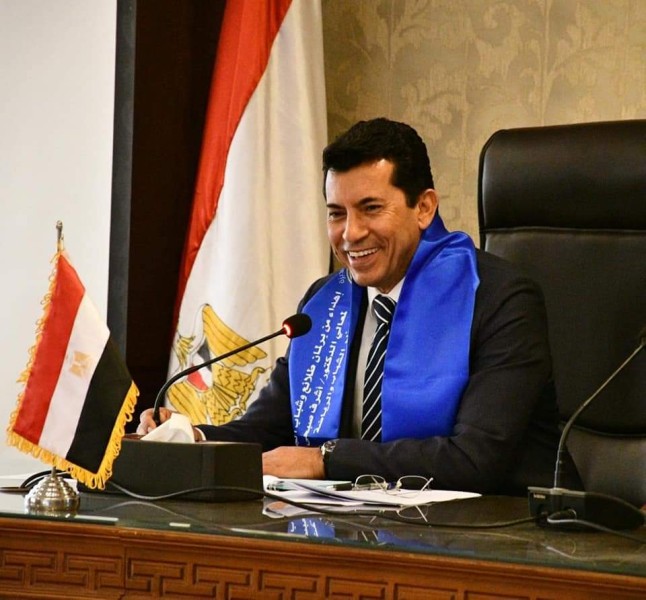 وزير الشباب والرياضة ومحافظ الجيزة يشهدان جلسة برلمانية لبرلمان طلائع وشباب مصر