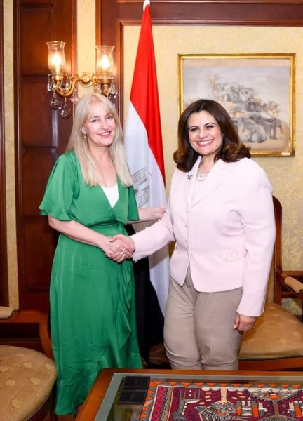 وزيرة الهجرة تلتقي سفيرة أيرلندا بالقاهرة 