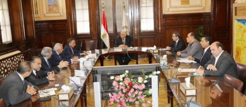 وزير الزراعة يبحث مع مسئولى غرفة التجارة الأمريكية بالقاهرة سبل التعاون 