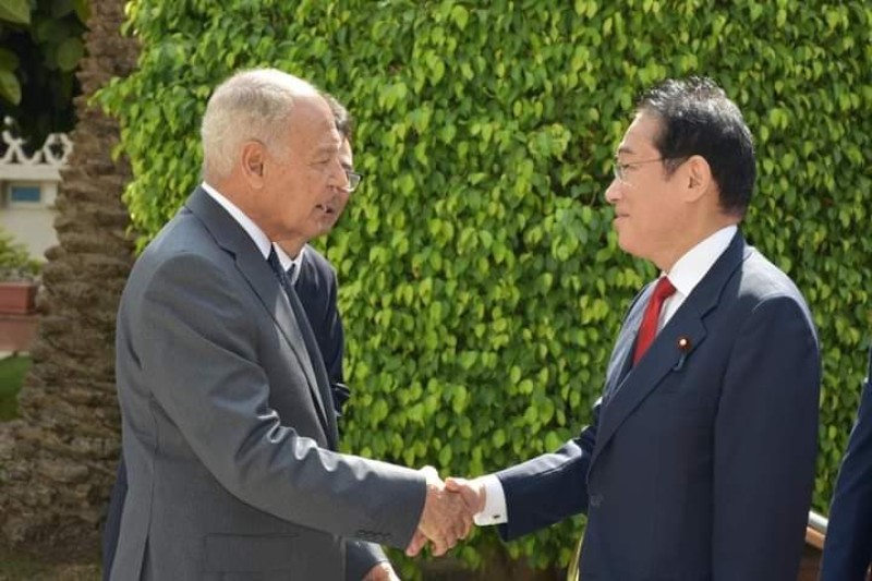الأمين العام لجامعة الدول العربية يلتقي رئيس وزراء اليابان
