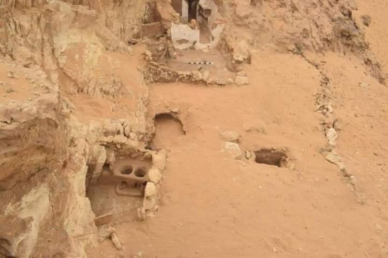 الكشف عن عدد من الأبنية والدفنات من العصور المتأخرة بمحافظة أسيوط