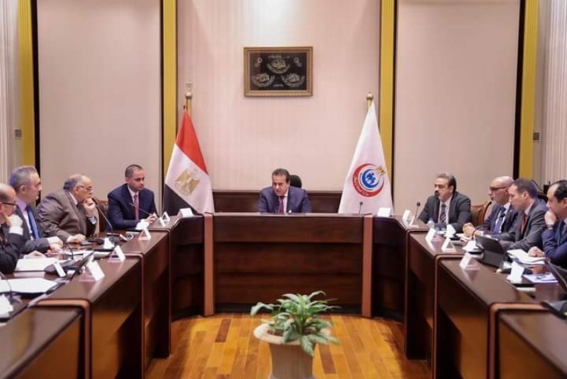 وزير الصحة يبحث تفعيل منظومة متكاملة لـ«وحدات الرعاية المتوسطة» بالمستشفيات 