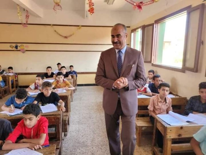 مدير تعليم المنوفية يتفقد مدارس إدارة الشهداء التعليمية 