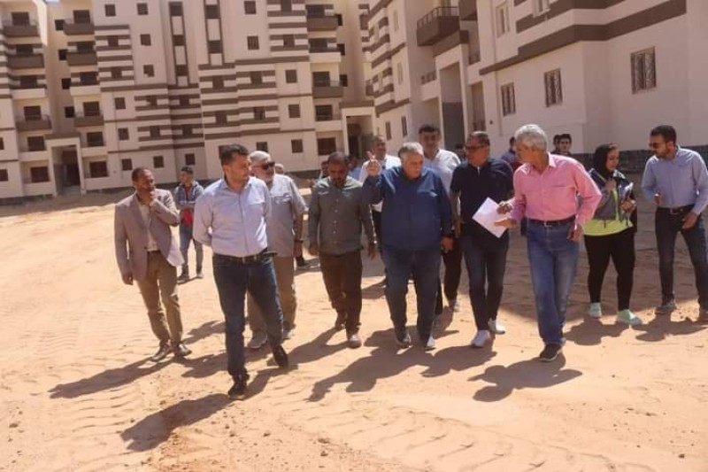 رئيس جهاز  العاشر من رمضان  يتفقد مواقع وحدات المبادرة الرئاسية "سكن كل المصريين "