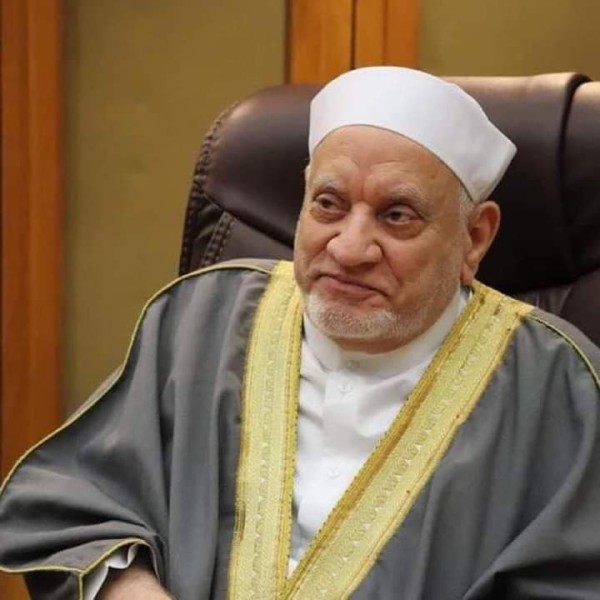 الدكتور/ أحمد عمر هاشم يعلن بالتأييد المؤكد فضل الإجتماع للصلاة على النبي(صلى الله عليه وسلم) غدًا الجمعة