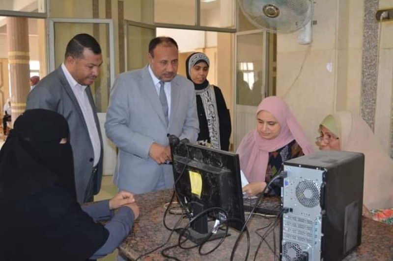 نائب رئيس جامعة الأزهر يطمئن على سير الامتحانات الشفهية بكلية البنات