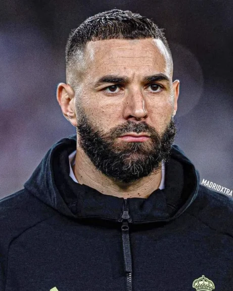 رسميا..الهلال السعودي يتعاقد مع الفرنسي كريم بنزيما مهاجم اتحاد جدة