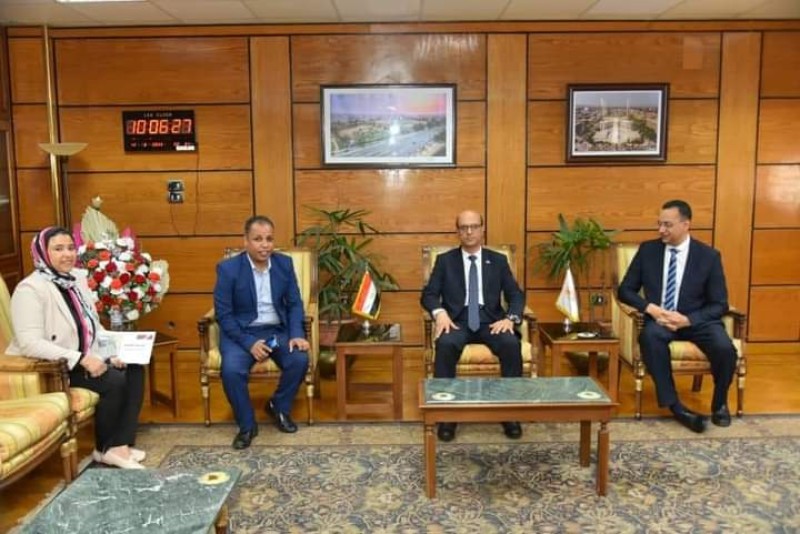 رئيس جامعة أسيوط يلتقي رئيس جهاز مدينة ناصر لبحث تعزيز سبل التعاون