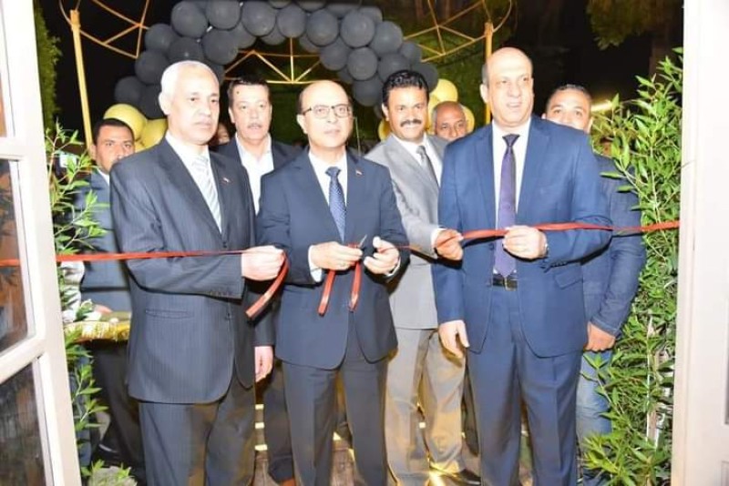 رئيس جامعة أسيوط يفتتح تجديدات نادي العاملين بالجامعة