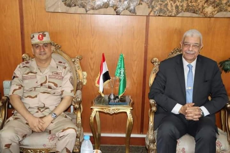 رئيس جامعة المنوفية يستقبل العميد هشام عبد الصمد المستشار العسكري الجديد للمحافظة