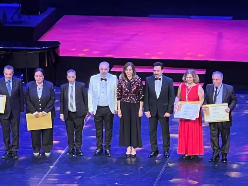 وزيرة الثقافة تكرم أعضاء لجنة المشاهدة بالمهرجان القومي للمسرح