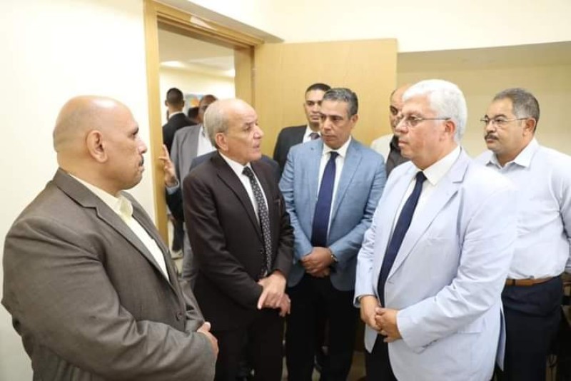 وزير التعليم العالي يتفقد أعمال مكتب التنسيق الرئيسي بجامعة عين شمس