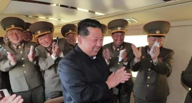 رئيس كوريا الشمالية يوجه بزيادة وتيرة إنتاج الصواريخ