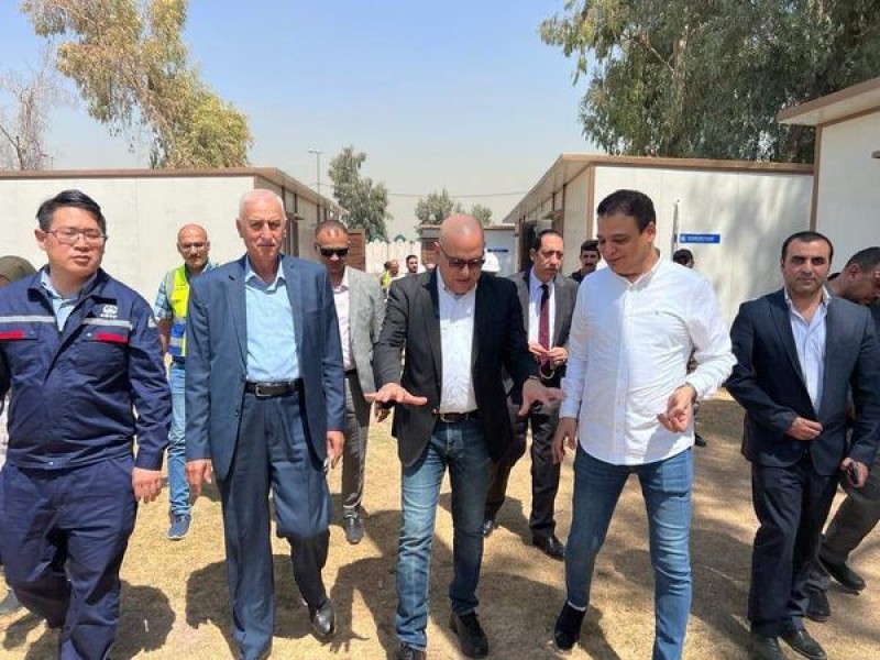وزير الإسكان يزور عدداً من المشروعات بالعاصمة العراقية بغداد