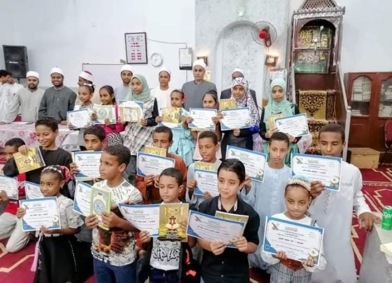 الأقصر: تكريم ١٠٠ طالباً من حفظة القرآن الكريم