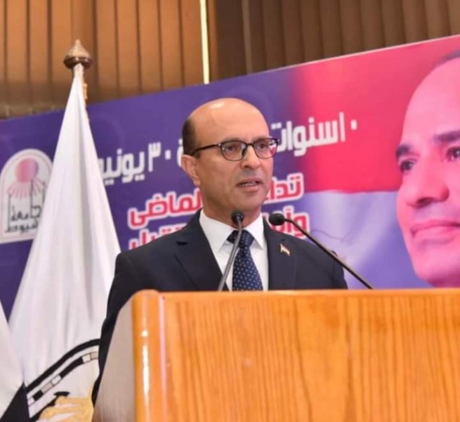 المنشاوي يعلن تعيين قيادات أكاديمية بجامعة أسيوط