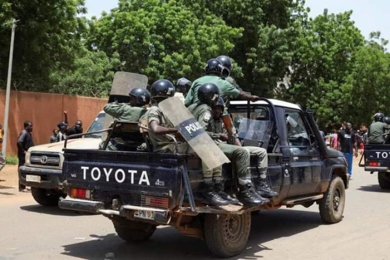 تطورات الوضع في النيجر.. تسمح بتدخل مالي وبوركينا فاسو عسكريا في أراضيها