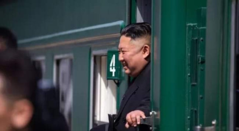 زعيم كوريا الشمالية يغادر روسيا 