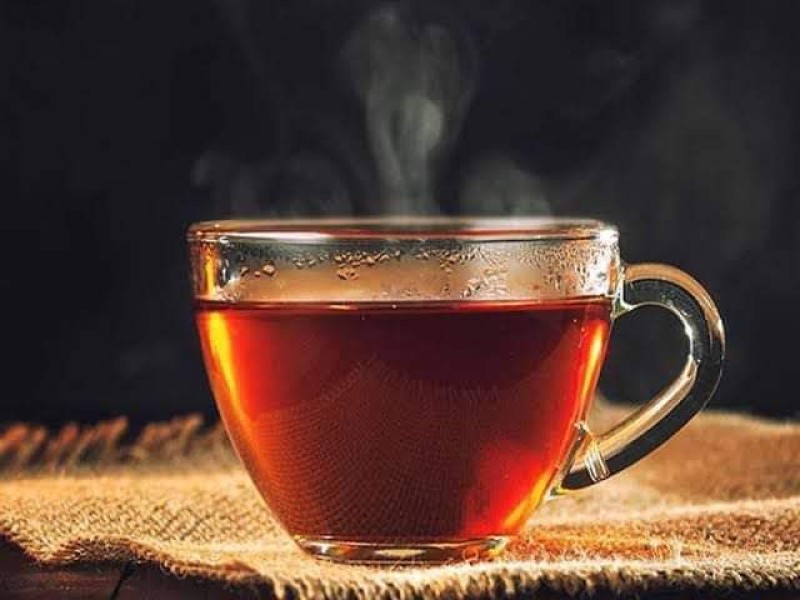 يحسن الحالة المزاجية ويساعد علي الوقاية من هذه الأمراض .. ما لا تعرفه عن فوائد شرب الشاي